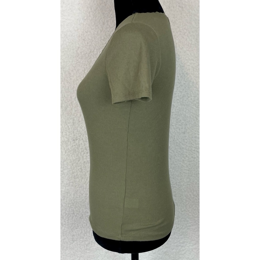 ACTIVE USA • Olive Green Floral Lace-Trimmed Ribbed Short Sleeve Tee, M - Picture 5 of 13